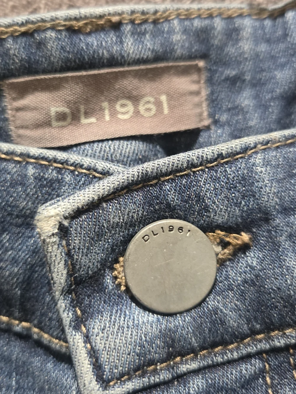 DL1961 Men's Avery Modern Straight Jeans 34x30 Satellite Wash